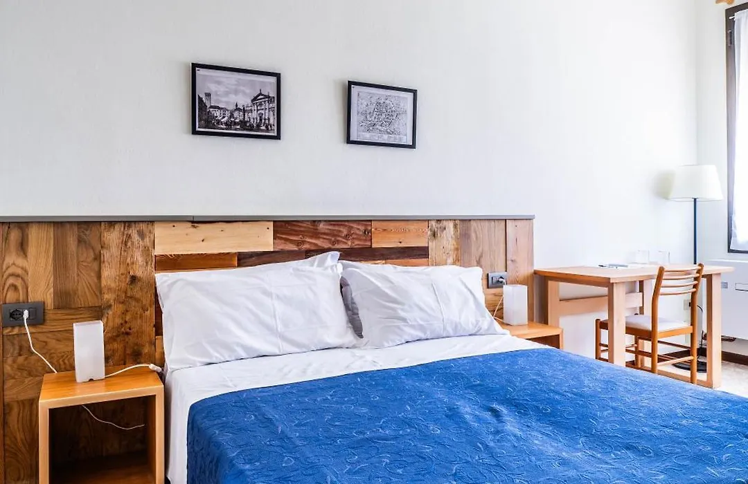 Guest House Villa Angaran San Giuseppe-1
