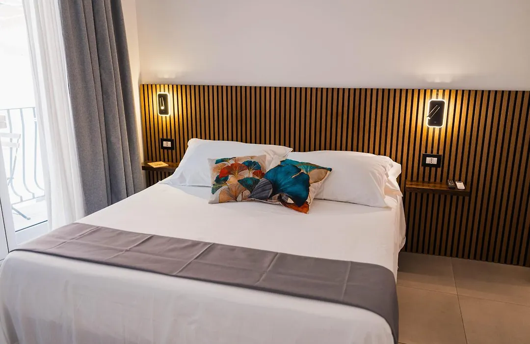 Humboldt Luxury Rooms Taormina-1