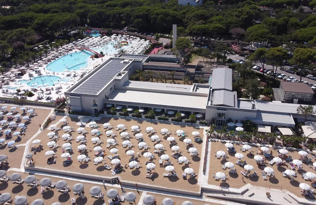Riviera Resort Hotel-1
