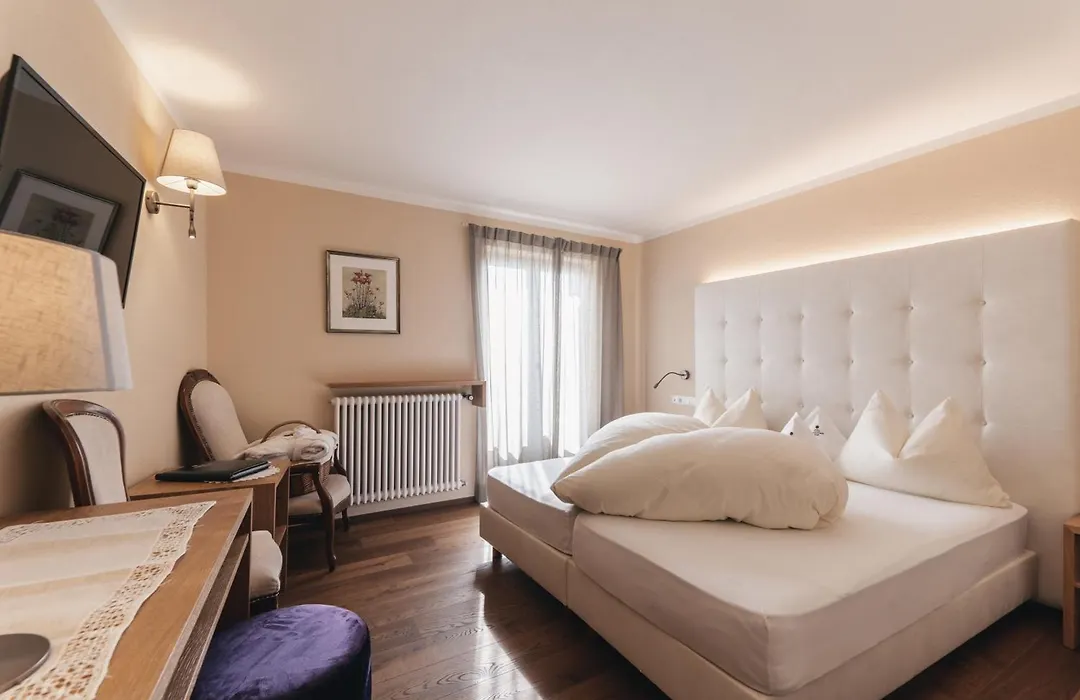 Hotel Bemelmans-Post-1