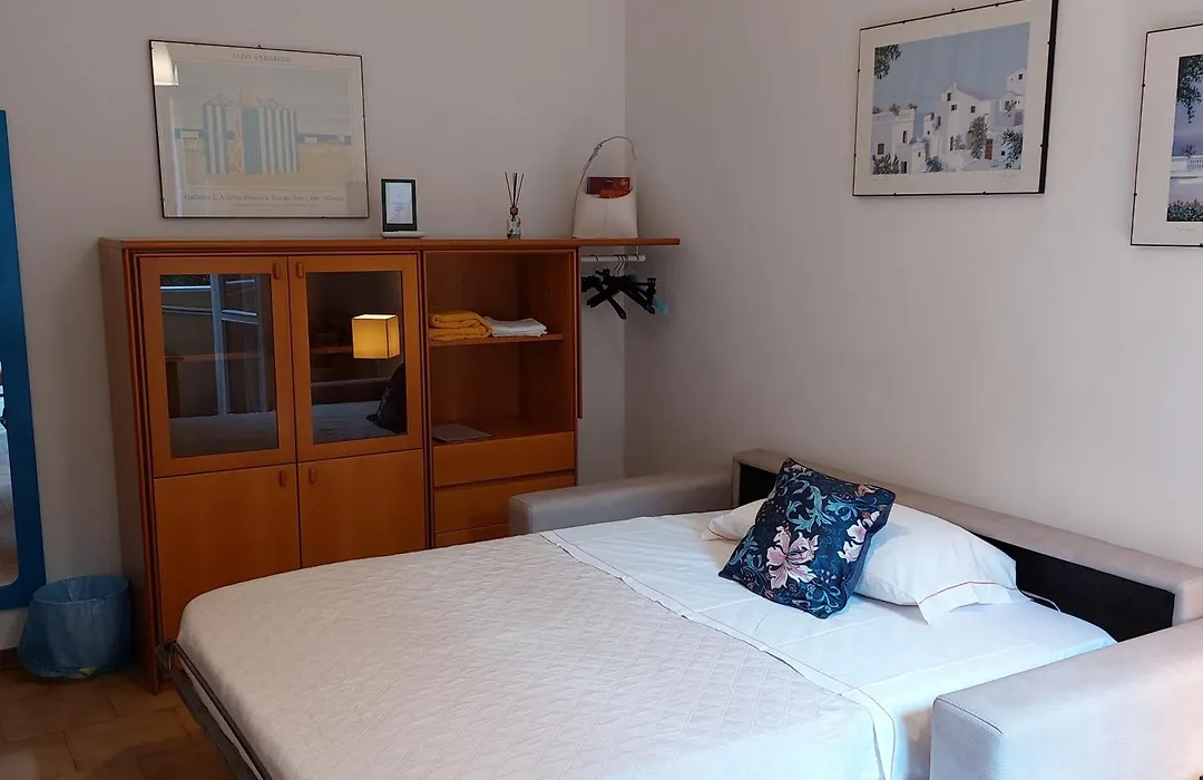 Antonia'S Guest House-1