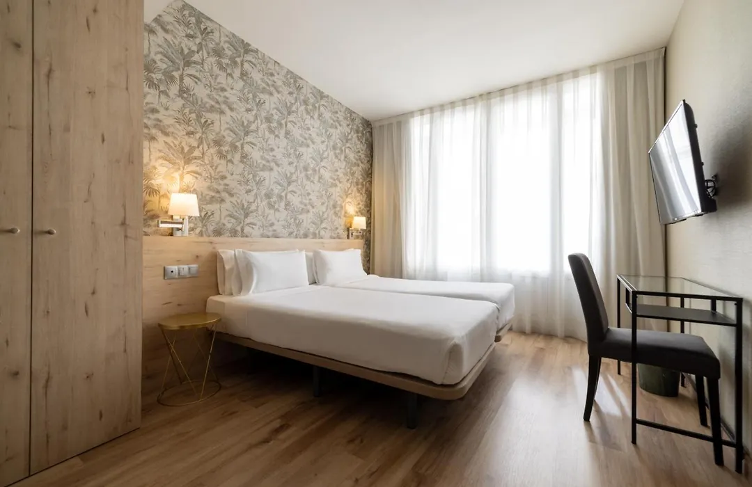 Hotel Avenida Gran Via-1