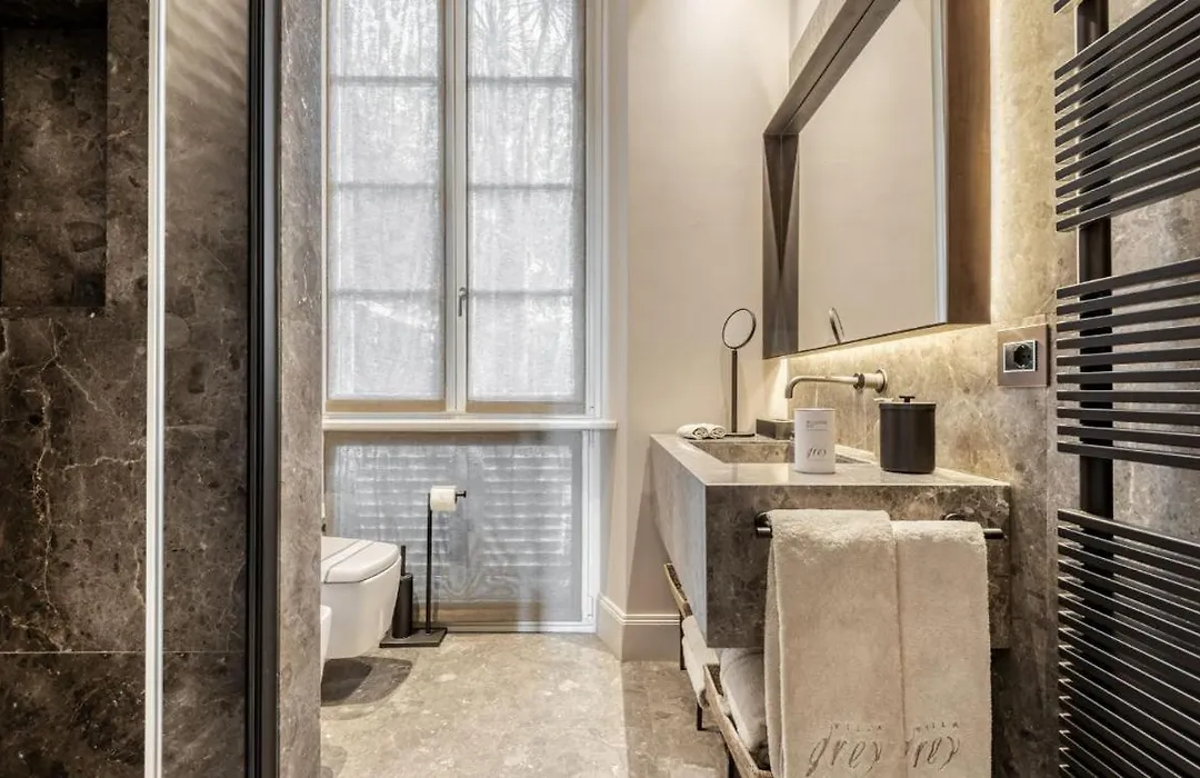 Villa Grey-1