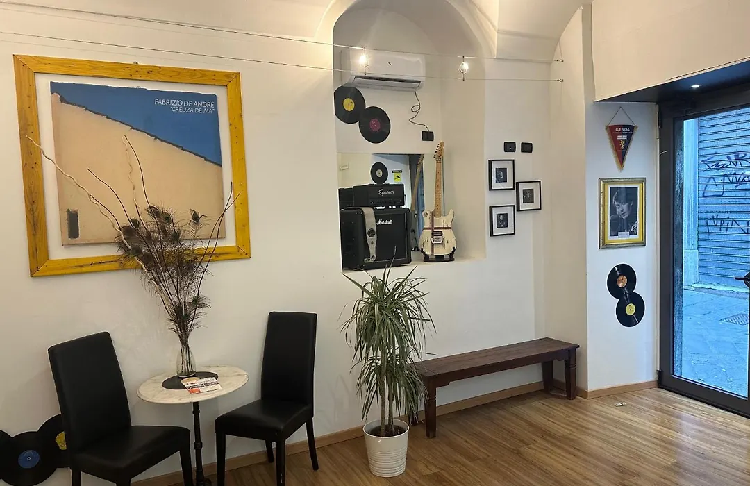 Red And Blues Music Hotel Genova-1
