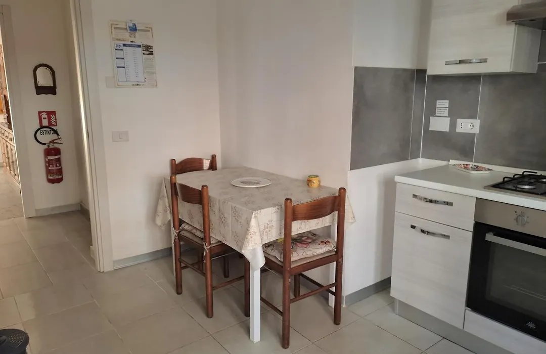 Gold Sunshine srls Guest House o Affittacamere-1