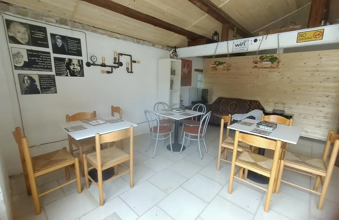 La casa sul tetto, Room's&Glamping-1