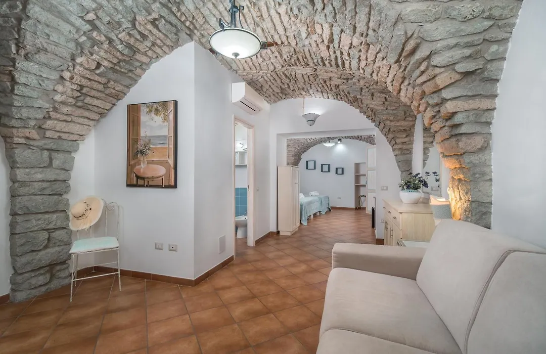 Bosa Queen House-1