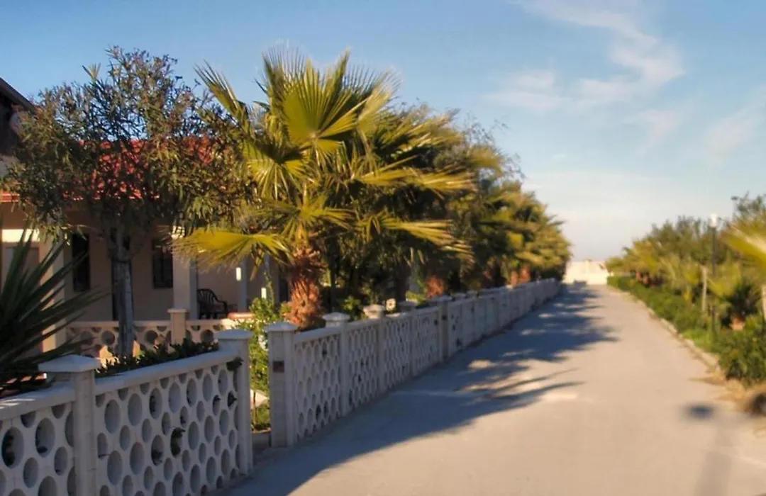 Villaggio turistico la baia degli angeli-1