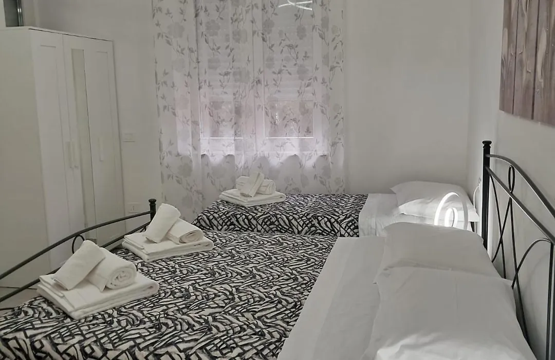 Rovelli House - B&B vicino Ospedali Riuniti Foggia con aria condizionata-1