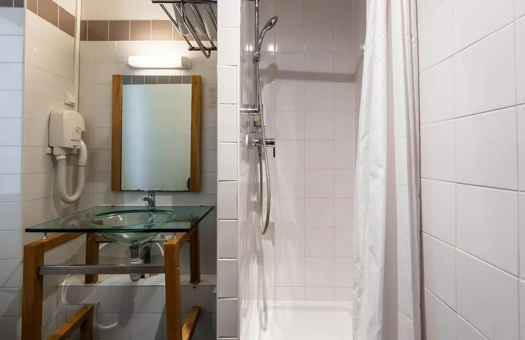 Hotel Bristol Nord Paris-1