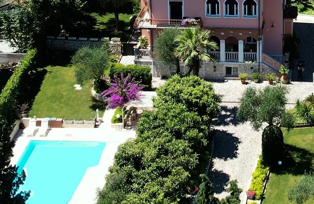 Villa Lou-1