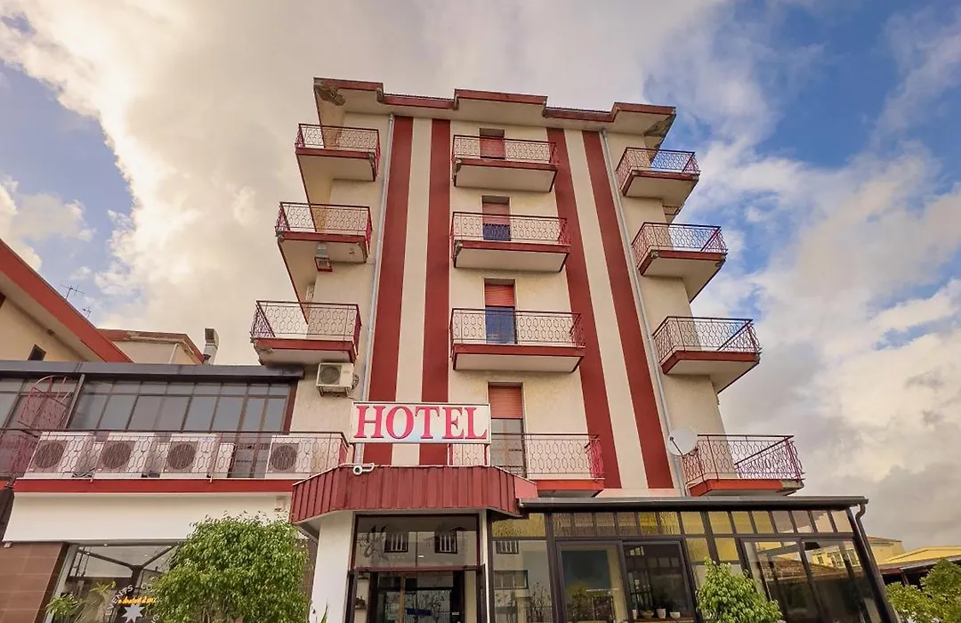 HOTEL 1+1 di C.Costabile&f.lli-1