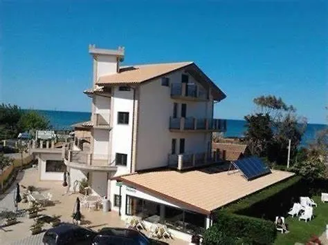 l'isola felice-1