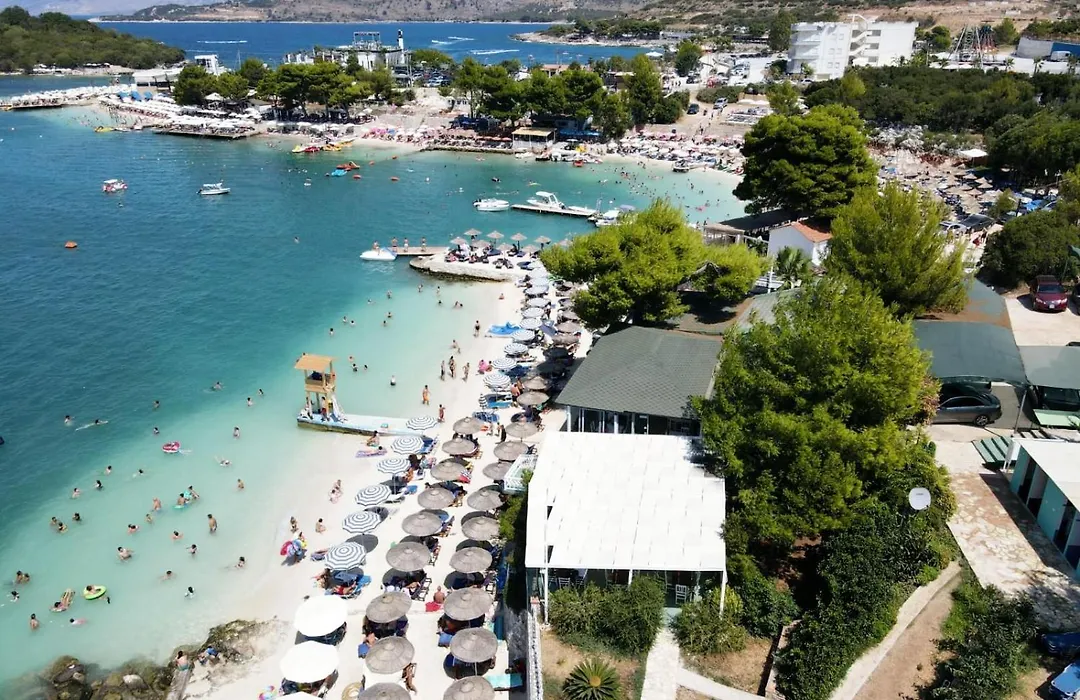 Hotel Villa Adrian-1