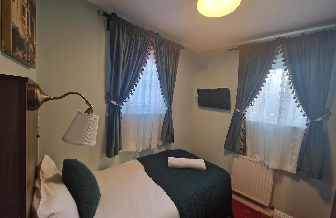 Lyndon Guesthouse-1