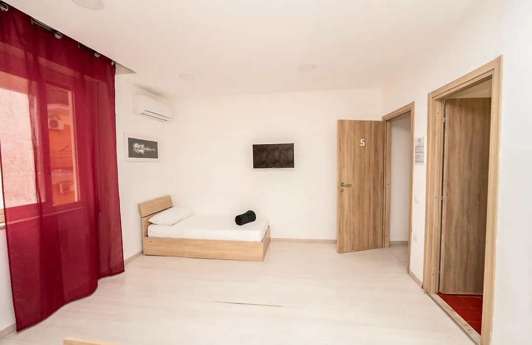 Central Room 128L-1