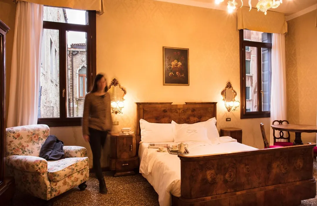 Hotel Flora - By Romanelli Family-1