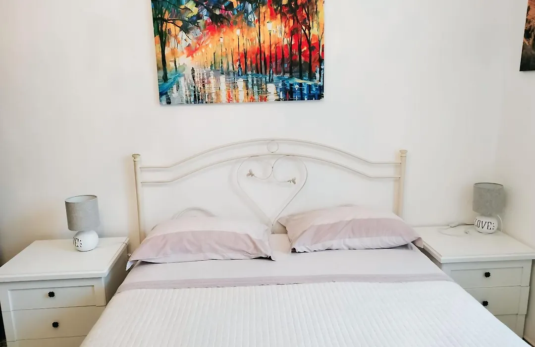 Casa Mafalda - Rooms, Friends And More - Affittacamere, Guest House-1