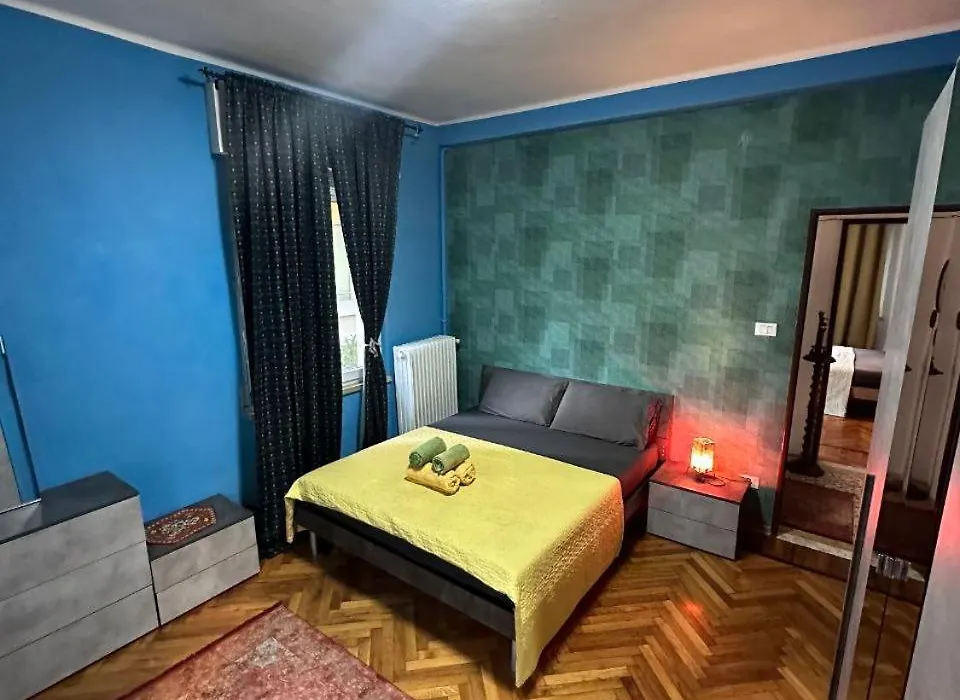 Elegant Coco stay- 10 min to Venice-1