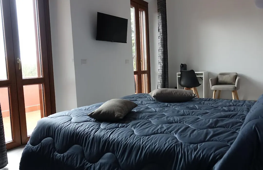 Podere Monfalcone Guest House-1
