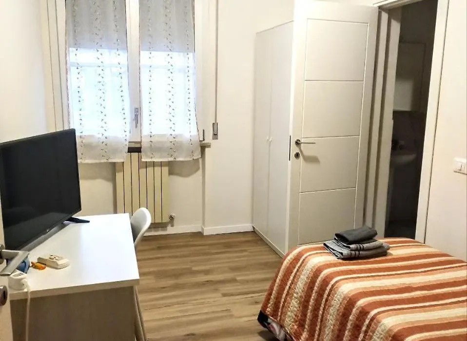 MAYFLOWERS B&B Zona Ospedale Cisanello Pisa-1