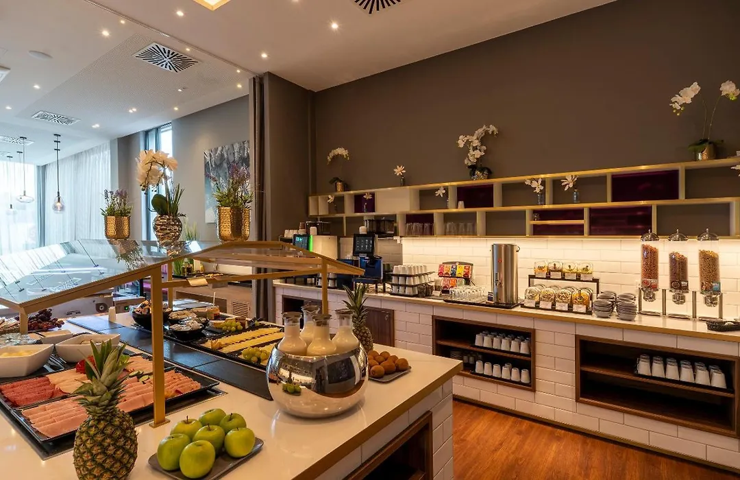 Plaza Premium Muenchen-1