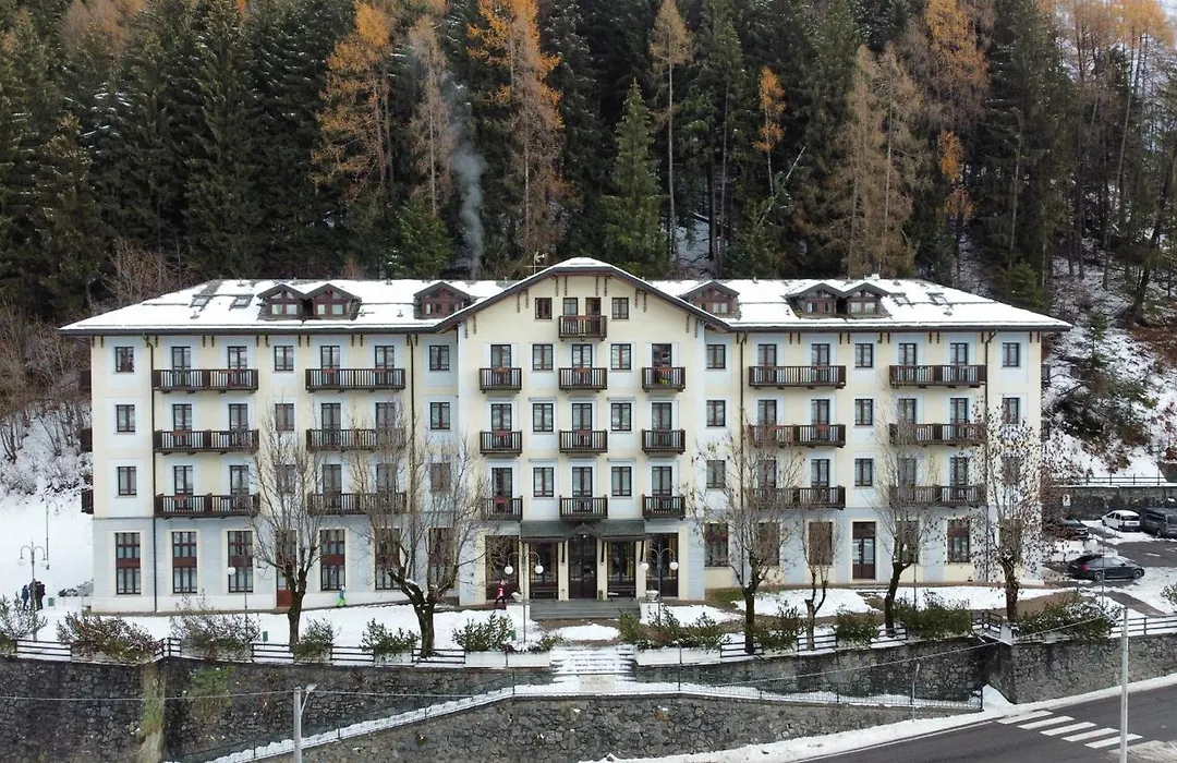 Palace Pontedilegno Resort-1