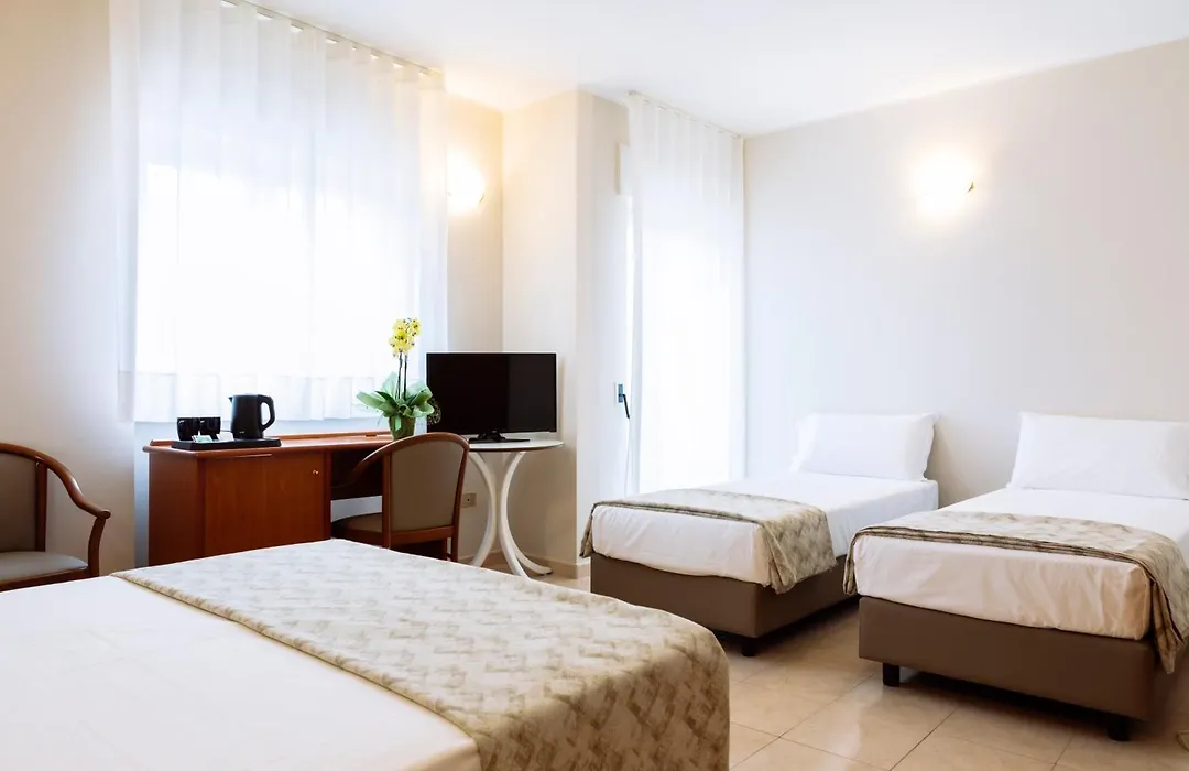 Easy Green Hotel-1