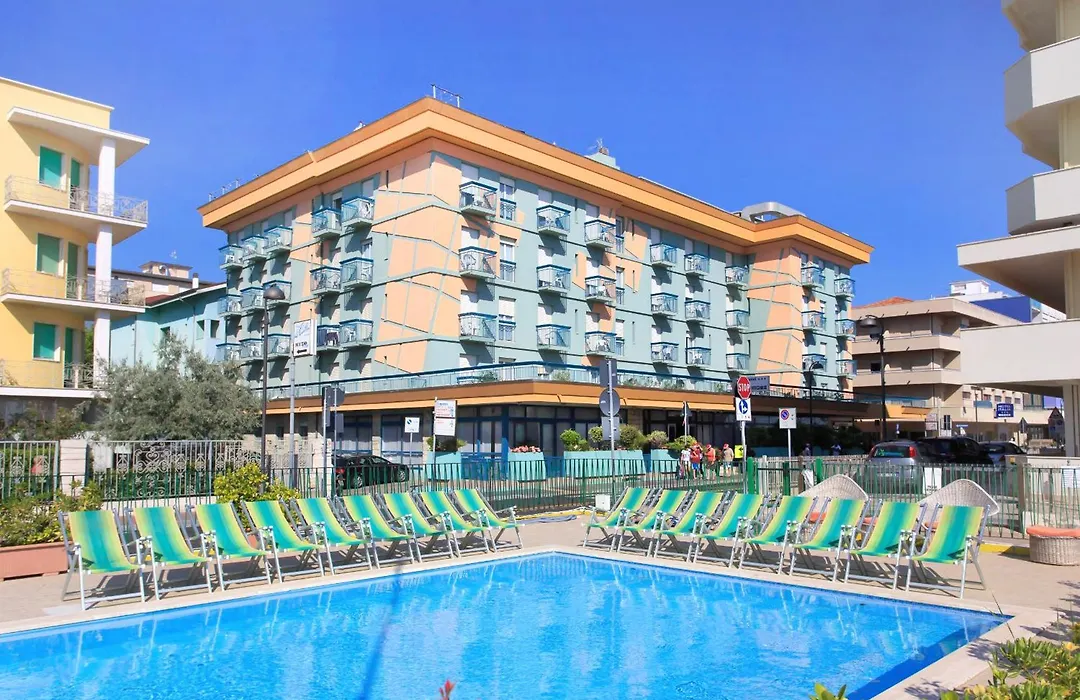 Big Family Hotel-1