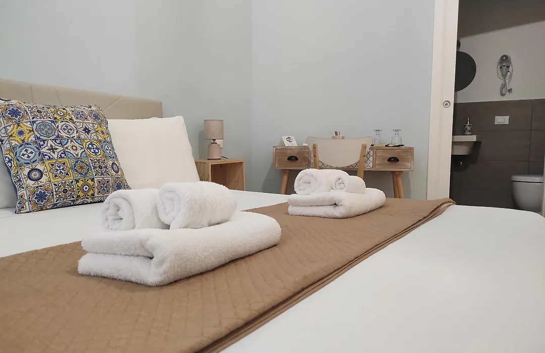 Charme Rooms Palermo-By E&K-1