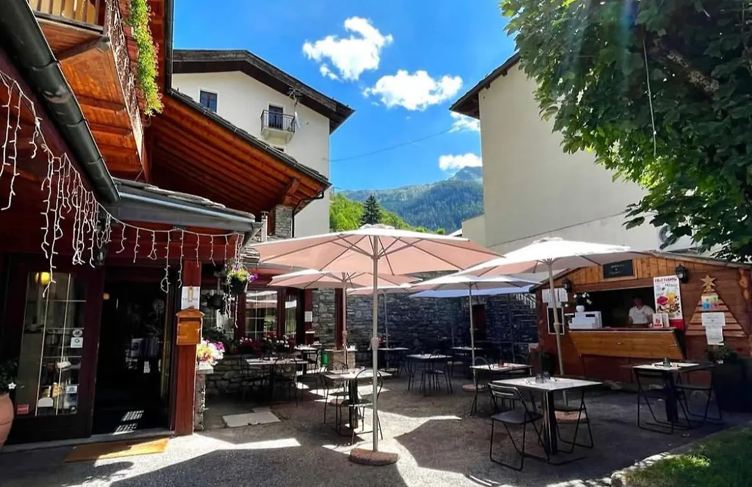 Hotel Coeur Du Village-1
