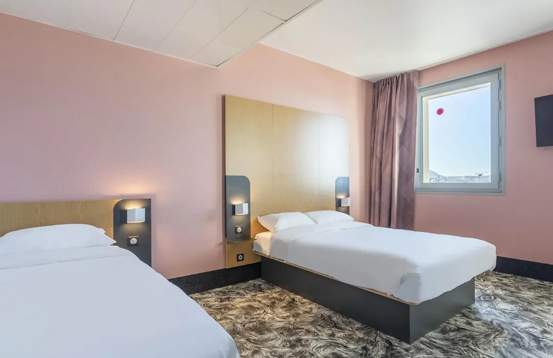 B&B Hotel Marseille Les Ports-1