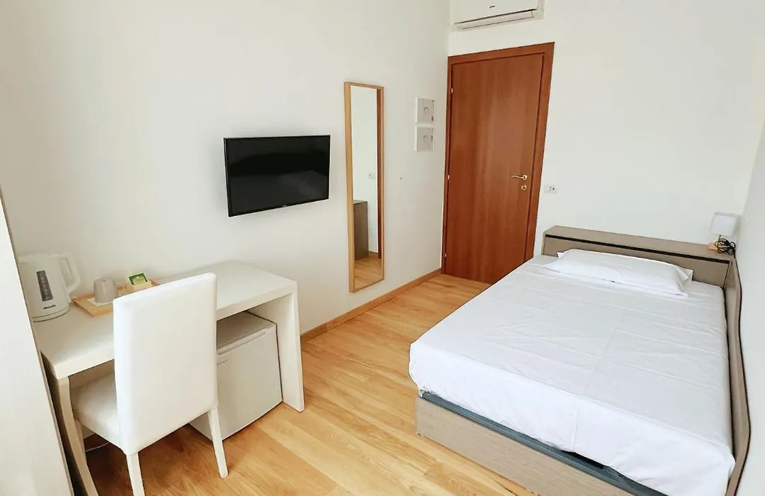 Seveso Milan Central Rooms-1