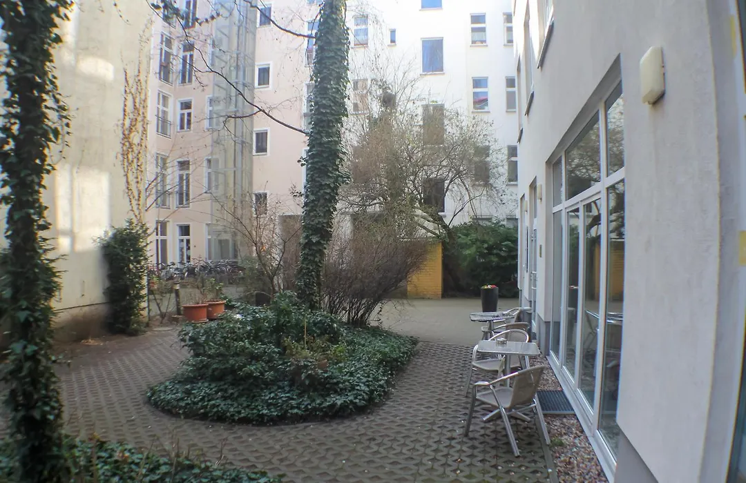 Nu Wave Hotel Berlin - Digital Check-In-1