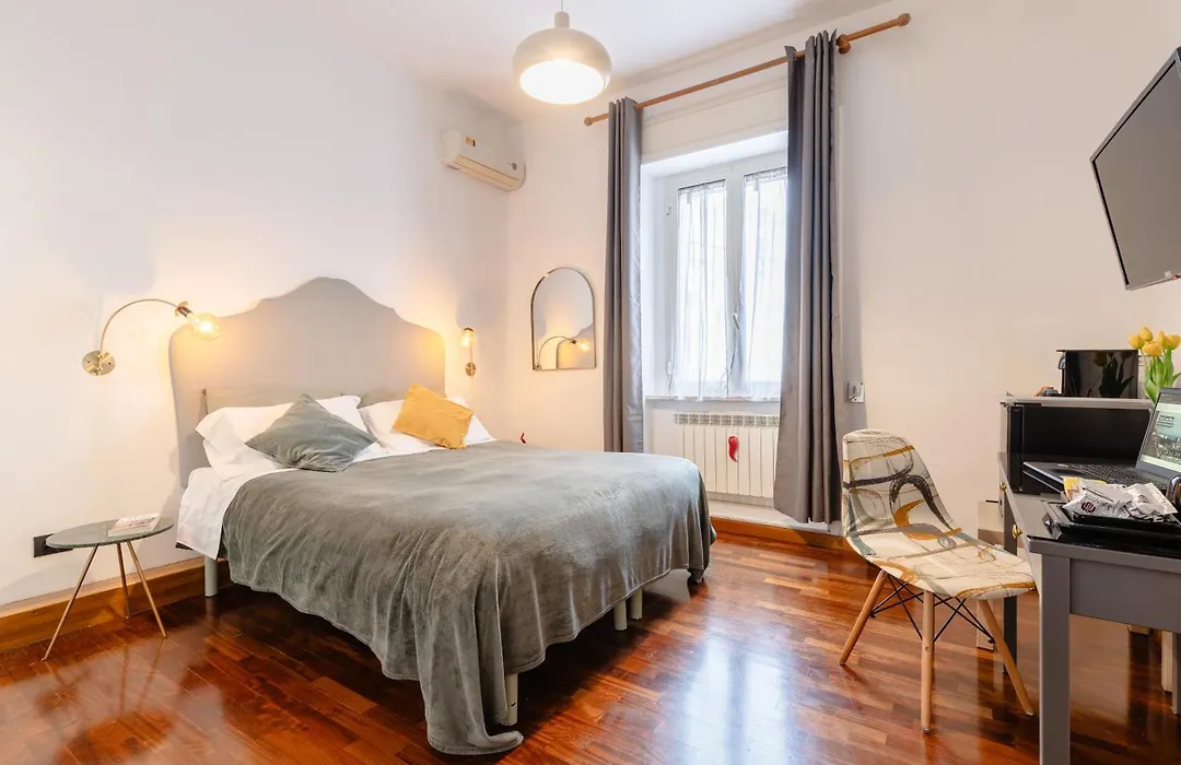 NapoliCentro Mare - Sea View Rooms&Suites-1