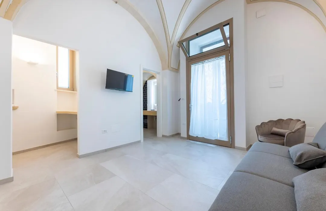 Acquaviva Apartments & Rooms-1