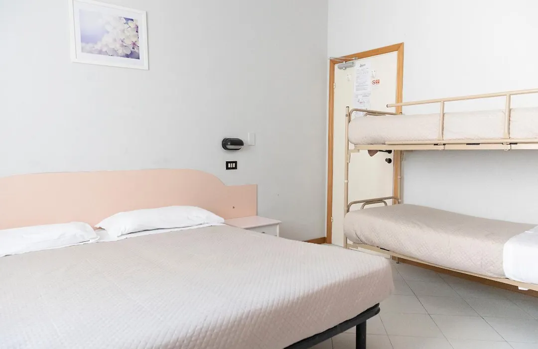 Hotel Laura-1