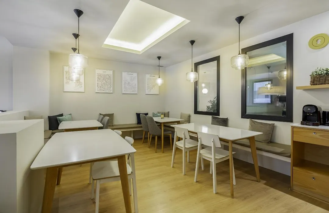 Ola Living Hostal Diagonal-1