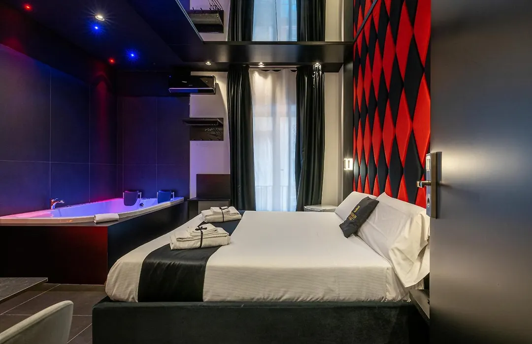 Maximum Hub Suite&Spa-1