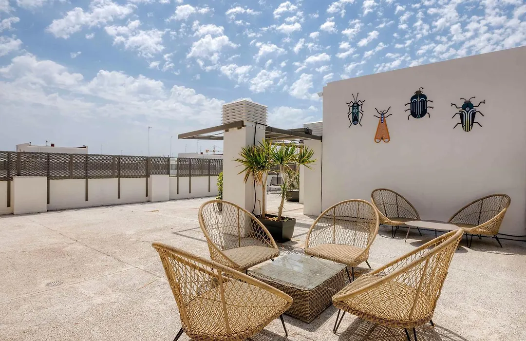 Livensa Living Studios Valencia Marina Real-1