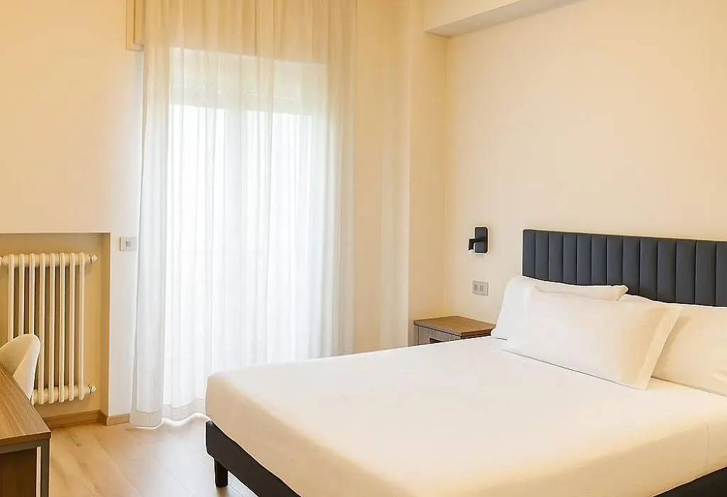 Urban Hotel-1