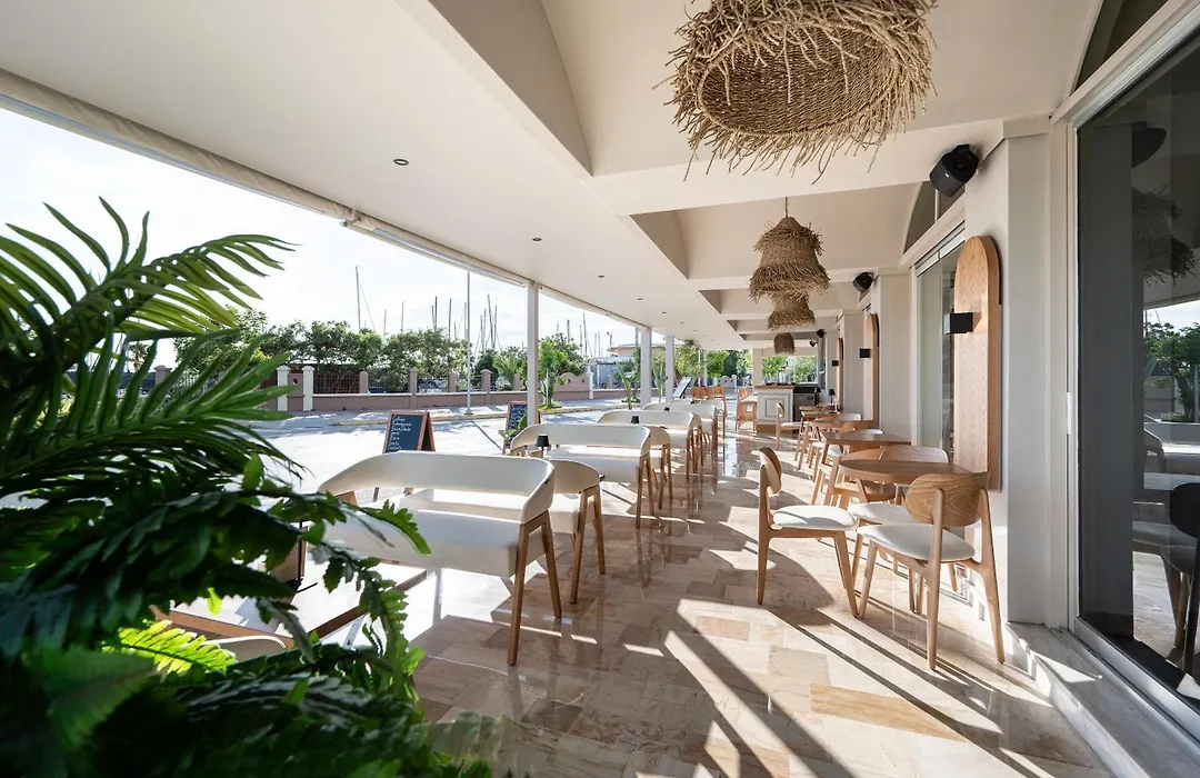 Zephyros Hotel-1