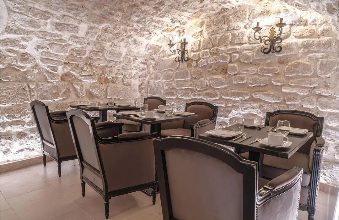Hotel Saint-Louis Marais-1