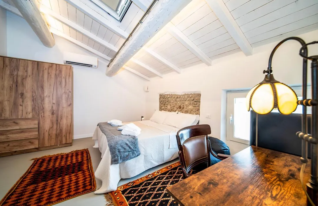 Corte Genovesa Rooms I Destiny Home-1