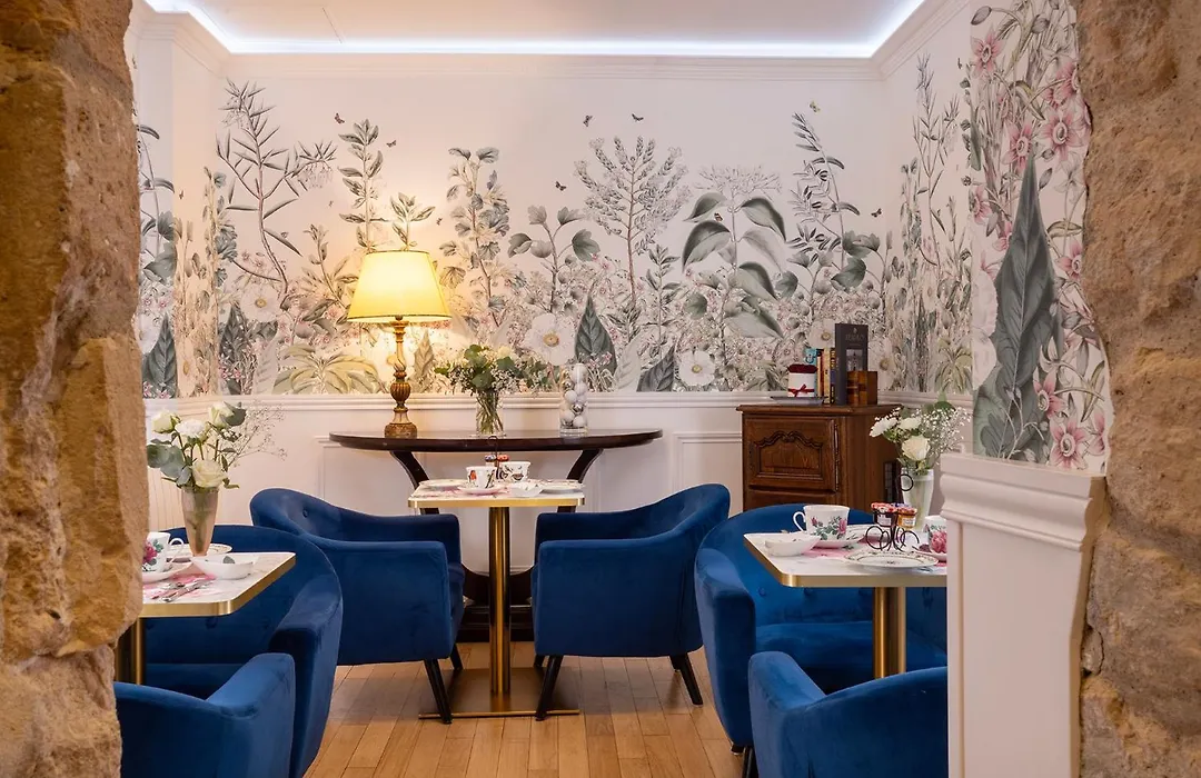 Relais Hotel Du Vieux Paris-1