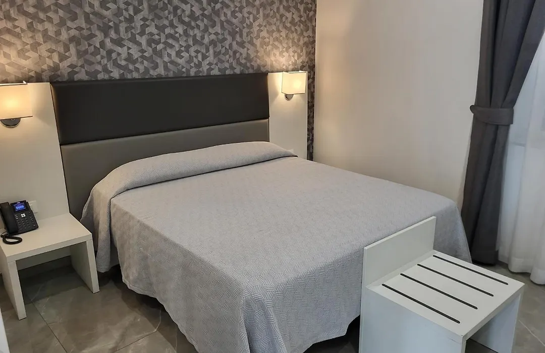 Hotel Porto Di Roma-1
