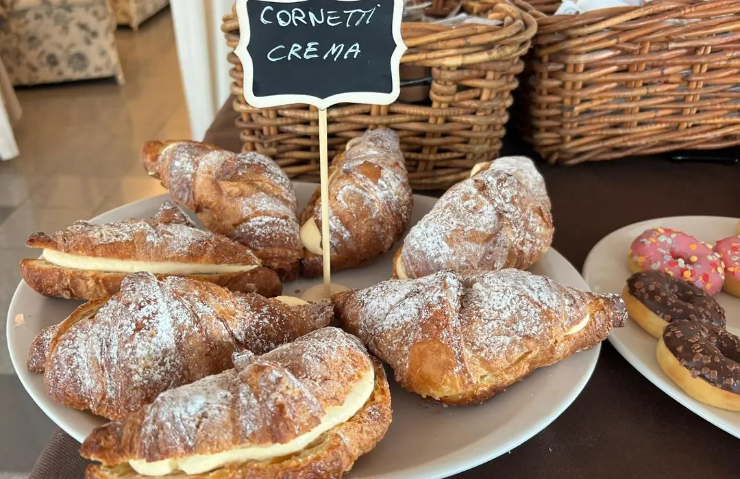Hotel Garisenda sul Lungomare Riccione B&BRUNCH-1