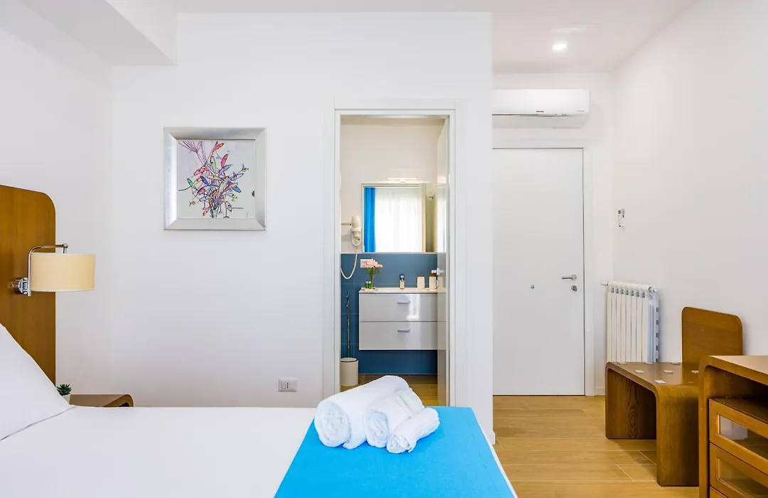 Carlo III Guest House-1