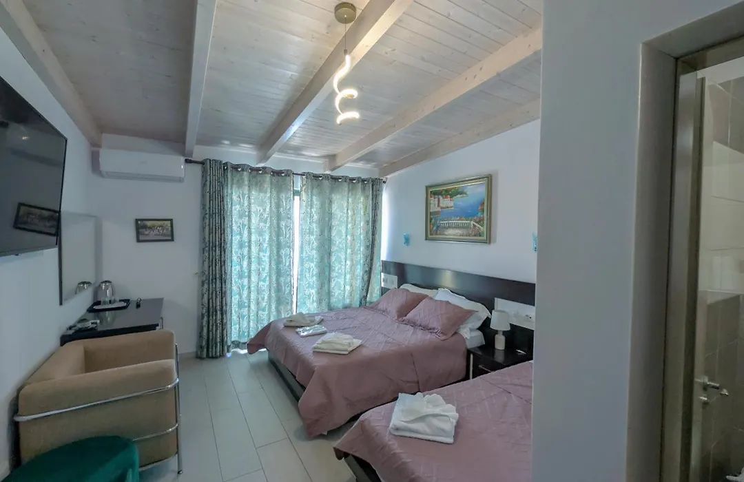 Hotel Bahamas-1
