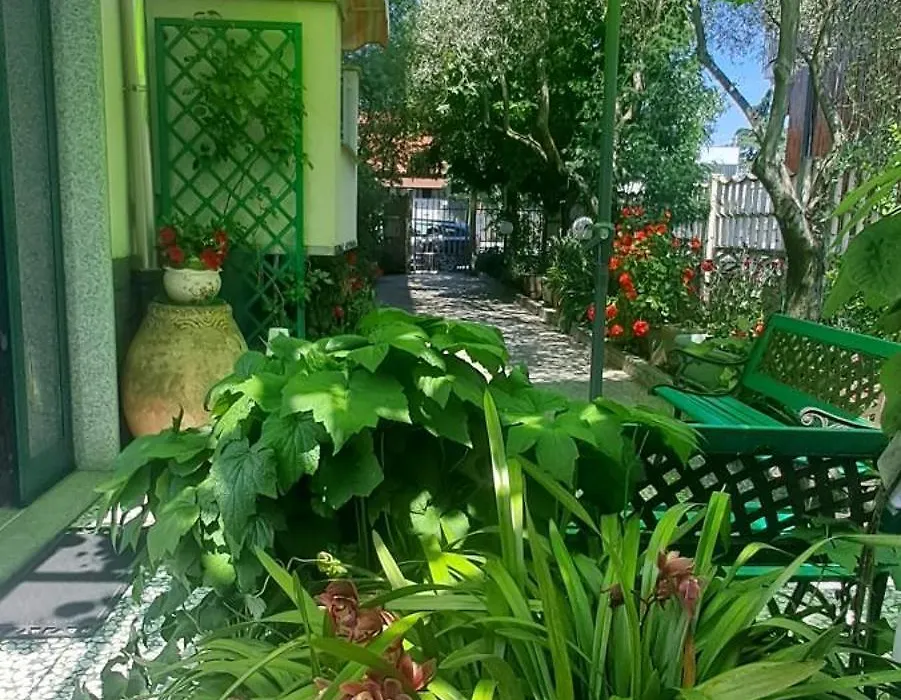 Nina B&B-1